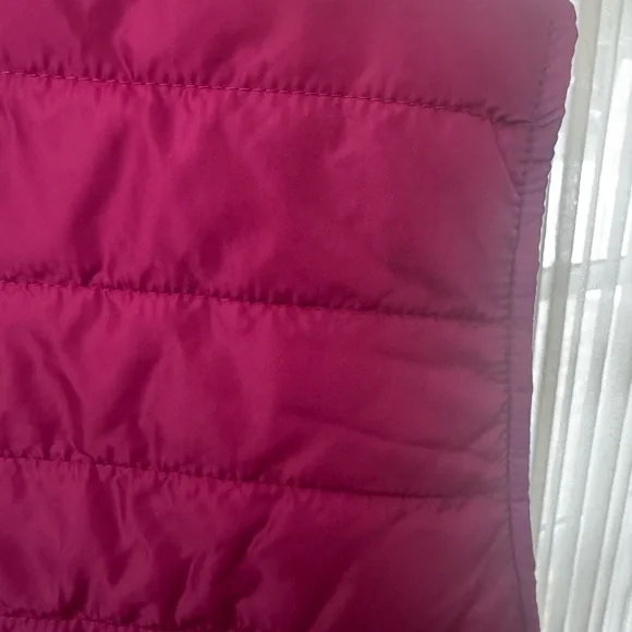 U.S. Polo Assn. Women's Maroon Quilted Vest - Picture 5 of 5